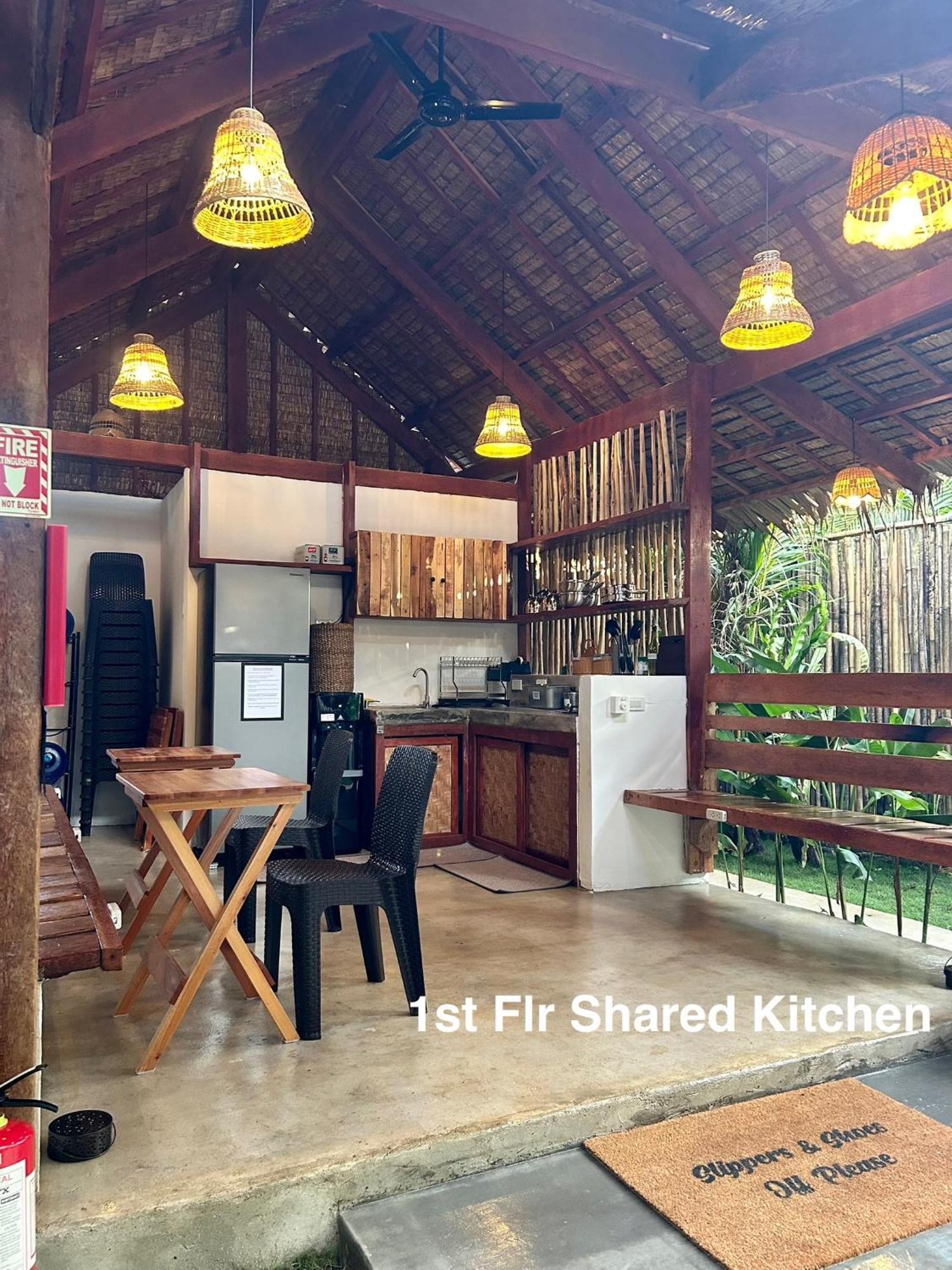 Wayans Siargao Homestay Генерал-Луна Экстерьер фото