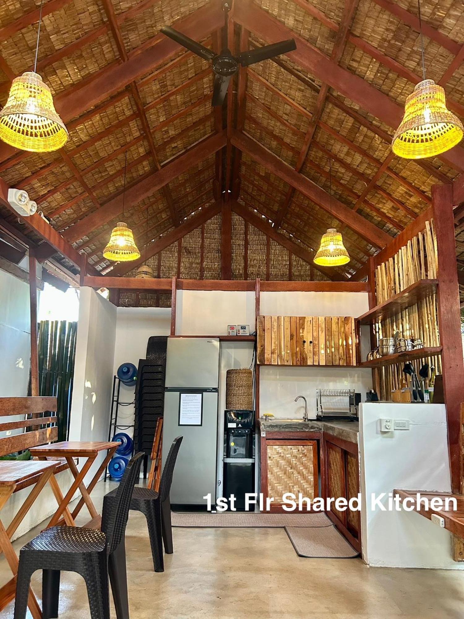 Wayans Siargao Homestay Генерал-Луна Экстерьер фото